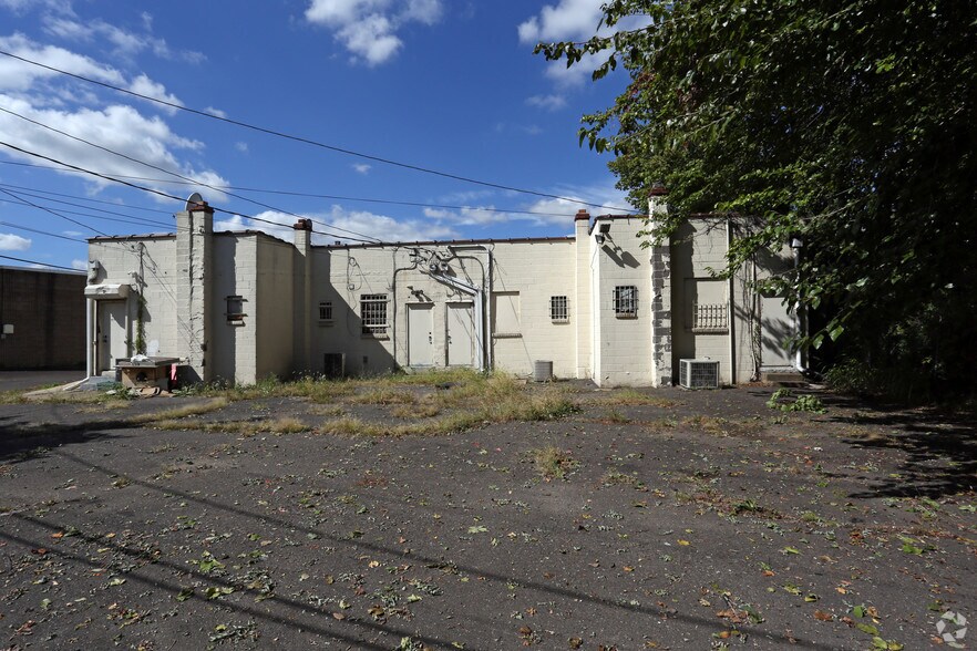 More Photos Of 7016-7022 Bristol Pike, Levittown Storefront For Sale