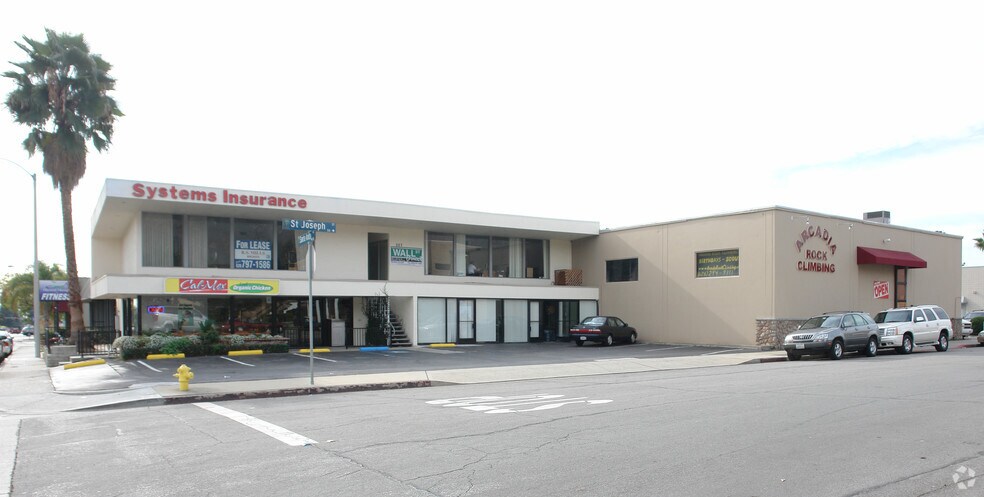 More Photos Of 305-307 N Santa Anita Ave, Arcadia Showroom For Lease