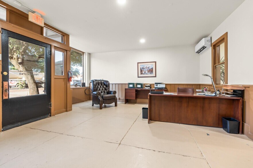 More Photos Of 102 W Elm St, Hillsboro Storefront Retail Office For Sale
