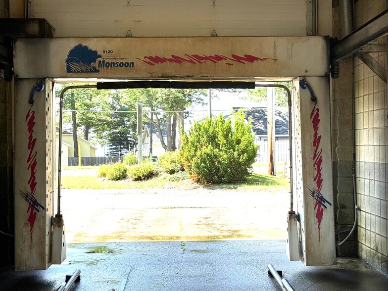 More Photos Of 225 W Houghton Lake Dr, Prudenville Carwash For Sale