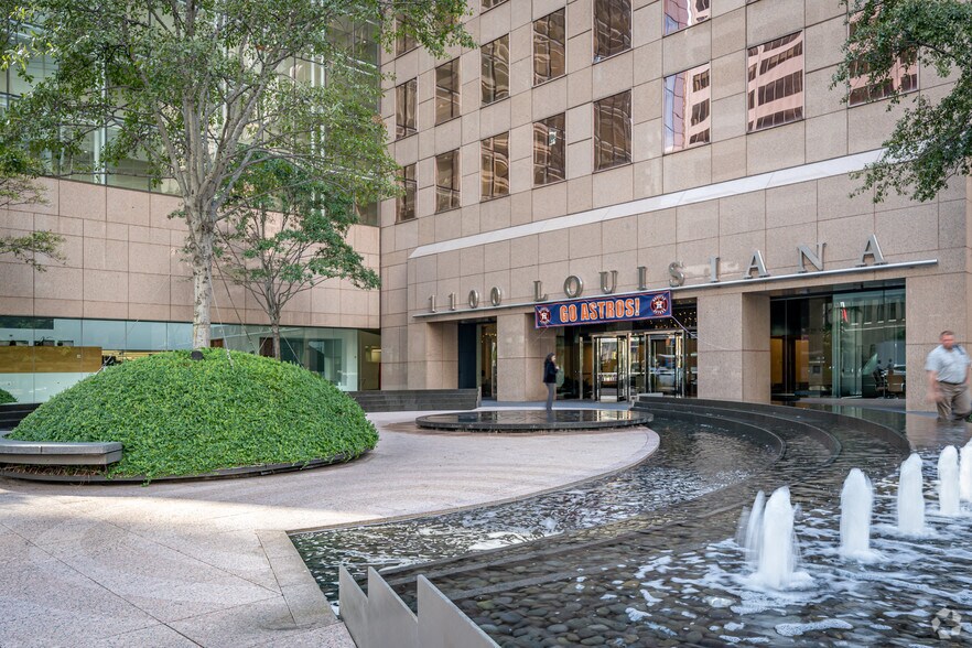 More Photos Of 1100 Louisiana St, Houston Office For Lease