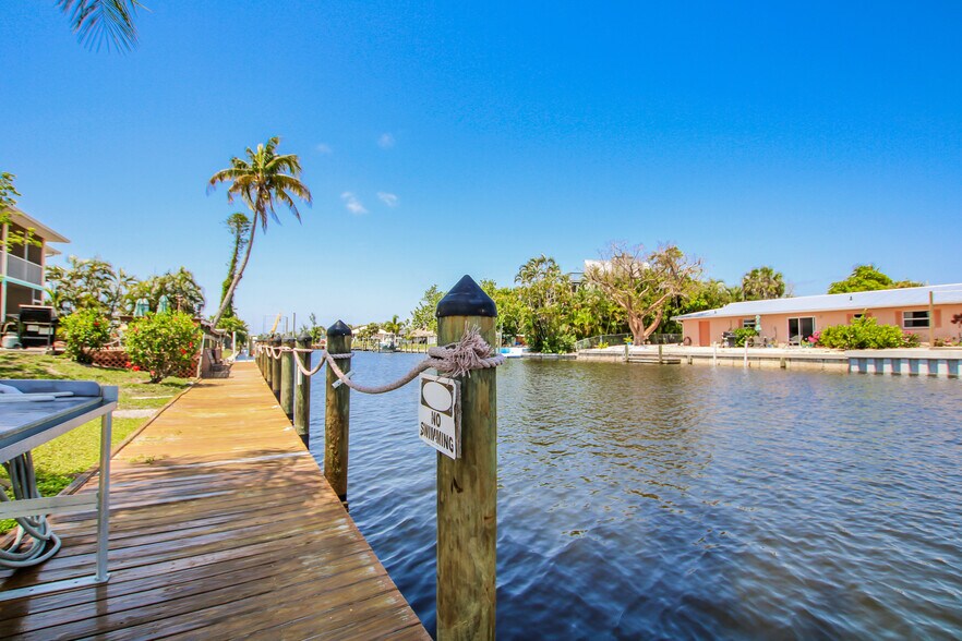 More Photos Of 3226 Stringfellow Rd, Saint James City Apartments For Sale