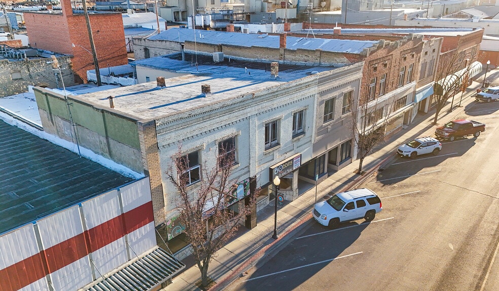 More Photos Of 1005 Main St, Buhl Storefront Retail Residential For Sale