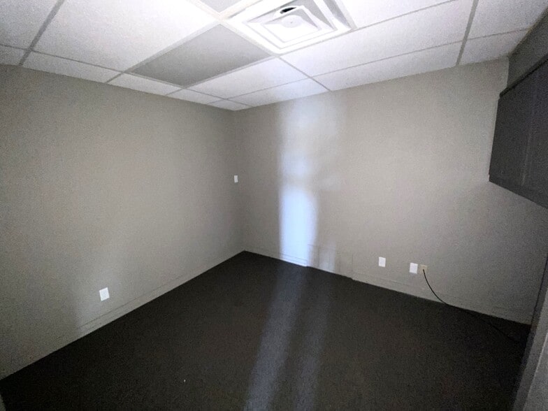 More Photos Of 1220 NW 31st St, Lawton Loft Creative Space For Lease