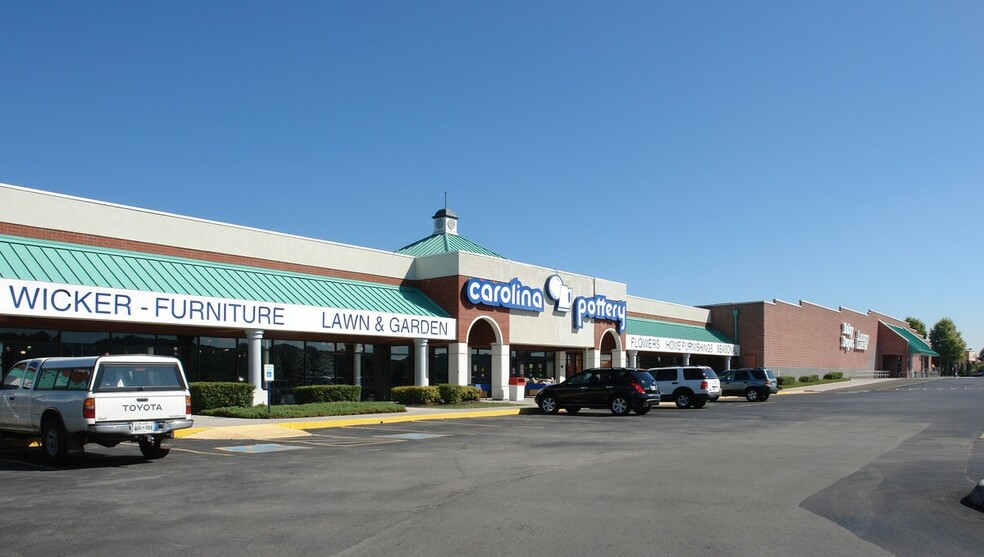 More Photos Of 109-297 N Seven Oaks Dr, Knoxville Freestanding For Lease