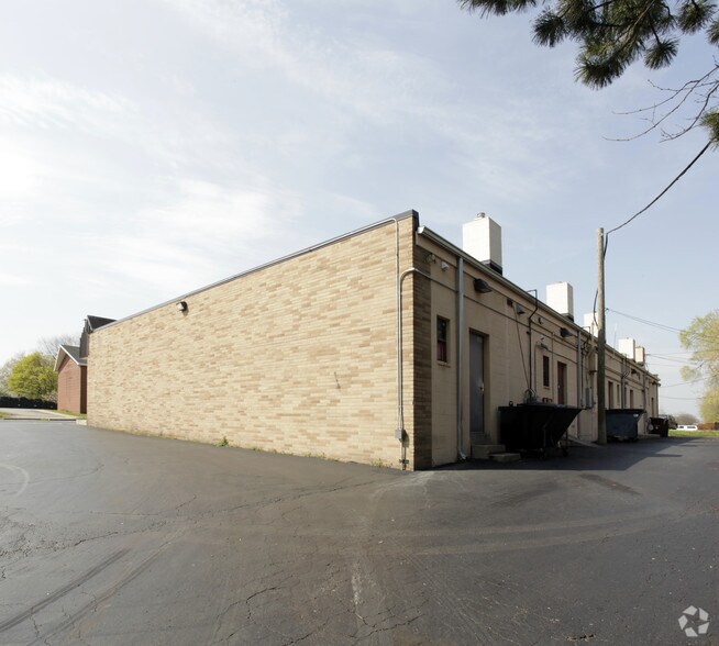 More Photos Of 3202-3210 Crooks Rd, Royal Oak Unknown For Lease