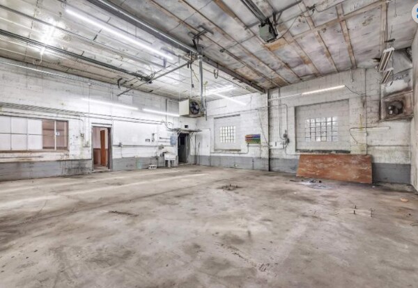 More Photos Of 2584 Bay Settlement Rd, Green Bay Auto Repair For Sale