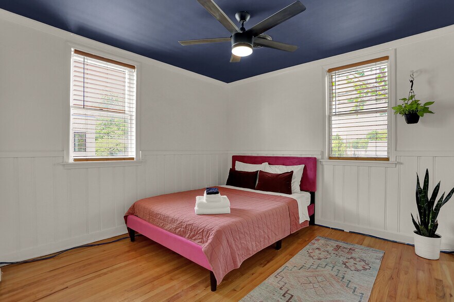 More Photos Of 2258 Young Ave, Memphis Loft Creative Space For Sale