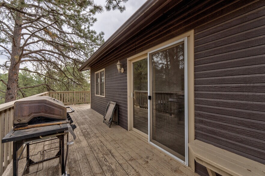 More Photos Of 1116 N 5th St, Custer Trailer Camper Park For Sale