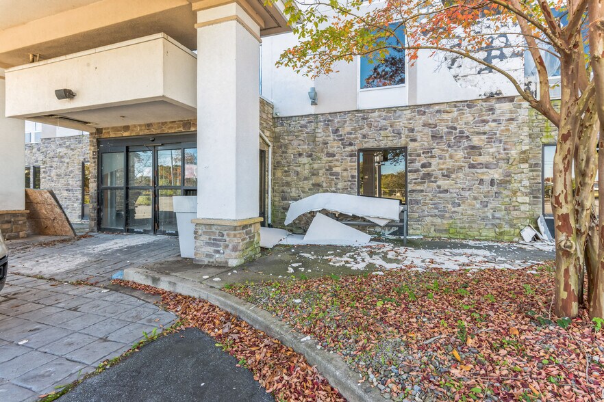 More Photos Of 24058 Sussex Hwy, Seaford Hotel For Sale
