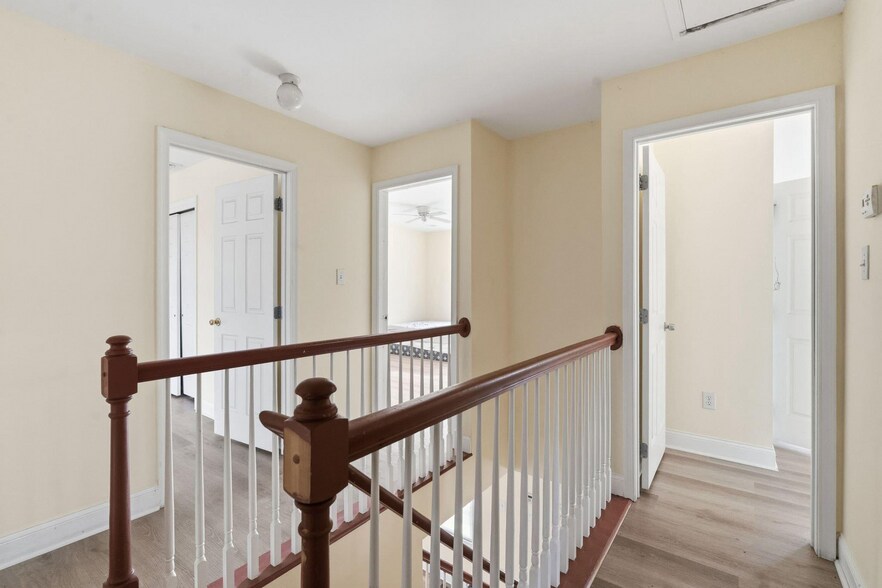 More Photos Of 2090 Blue Bell Rd, Williamstown Flex For Sale