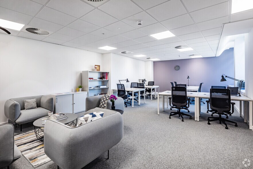 More Photos Of Oxford St, Manchester Coworking Space