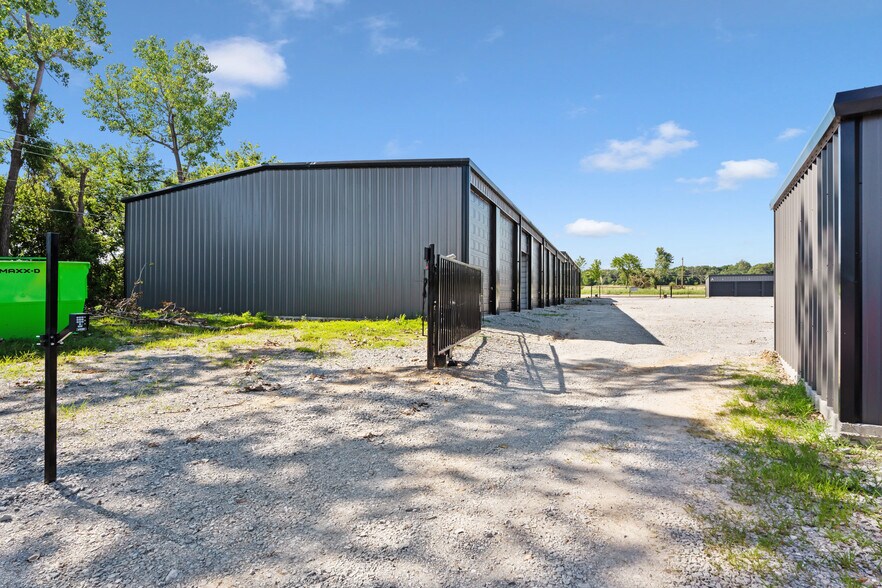 More Photos Of 25100 N Us-59 Hwy, Afton Office For Sale