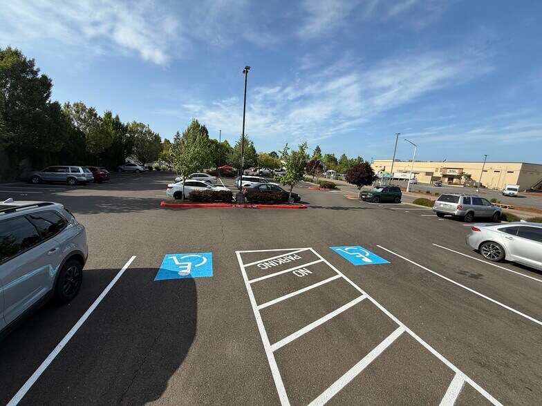 More Photos Of 1174 NW Cornucopia St, Salem Medical For Lease