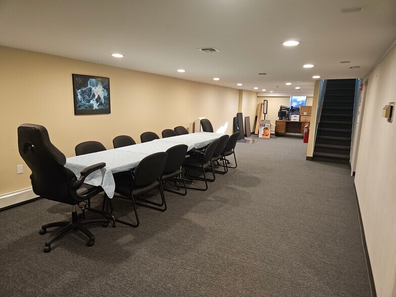 More Photos Of 3685 Quakerbridge Rd, Hamilton Office For Sale