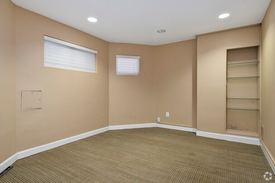 More Photos Of 1906 Sunderland Pl NW, Washington Office Residential For Sale