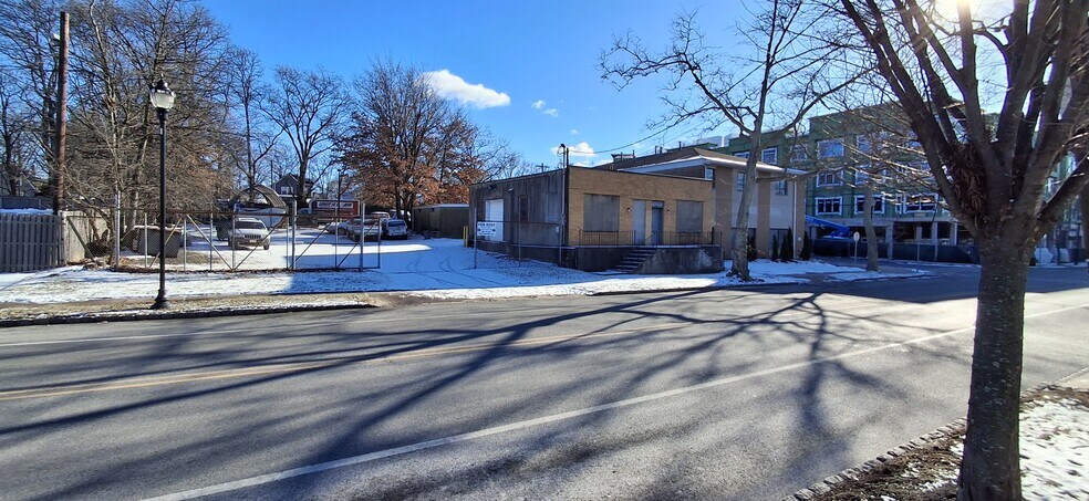 More Photos Of 1252 South Ave, Plainfield Freestanding For Lease