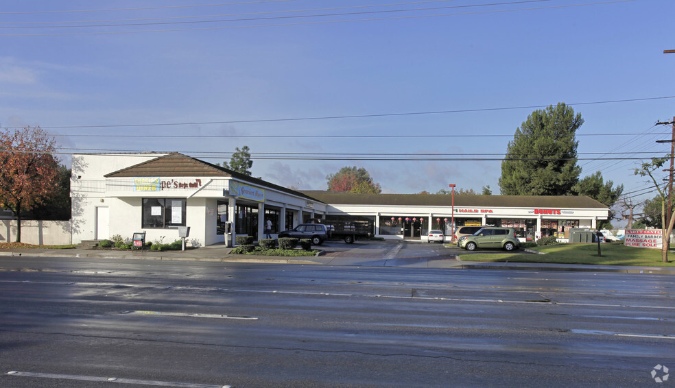 Primary Photo Of 12513-12529 Knott St, Garden Grove General Retail For Lease