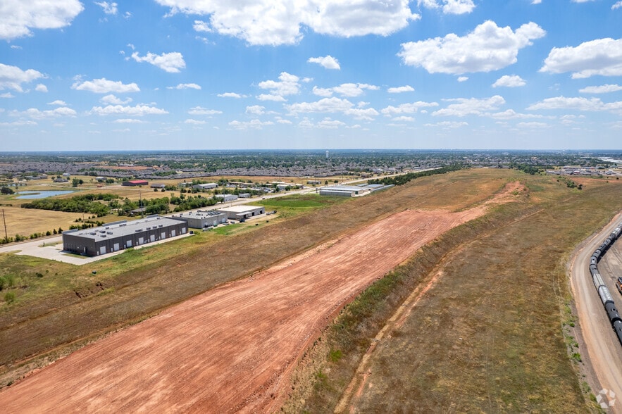 More Photos Of 9345 S Eastern Ave, Moore Warehouse For Lease