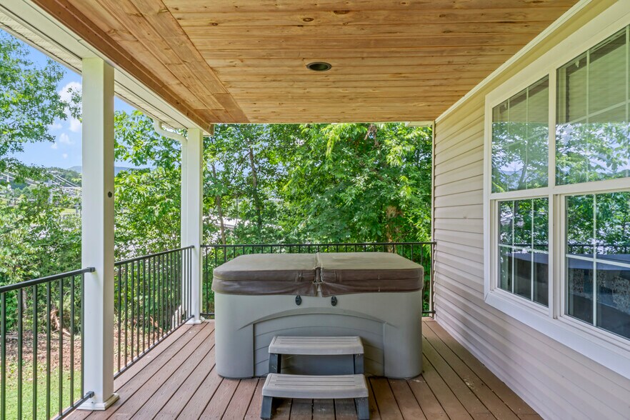 More Photos Of 104 Circle Rd, Newport Manufactured Housing Mobile Home Park For Sale