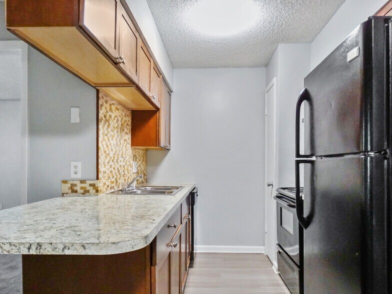 More Photos Of 609 Golden Raintree Pl, Brandon Apartments For Sale