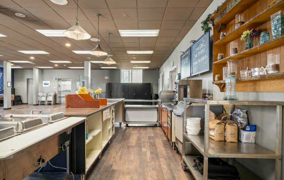 More Photos Of 89 Court St, Plymouth Freestanding For Lease