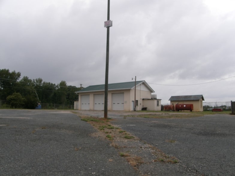 More Photos Of 1625 N US Highway 29, Salisbury Flex For Sale