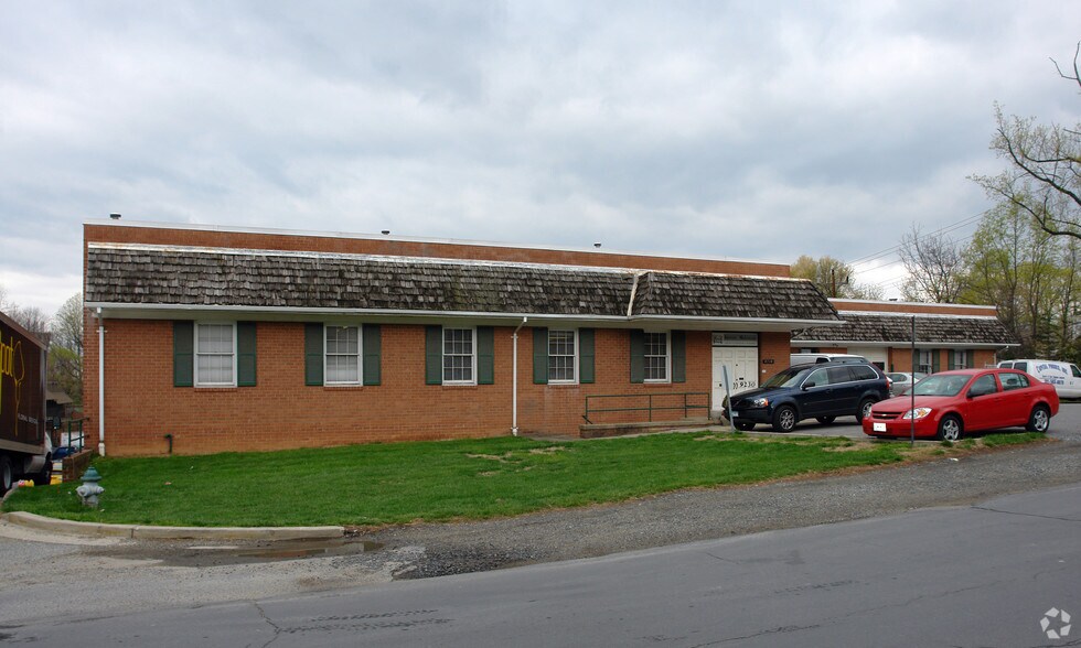 More Photos Of 9230-9232 Warren St, Silver Spring Light Distribution For Lease