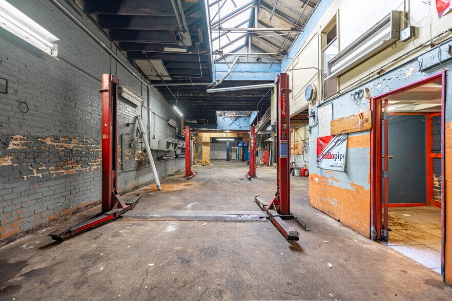 More Photos Of 3754 W North Ave, Chicago Auto Salvage Facility For Sale