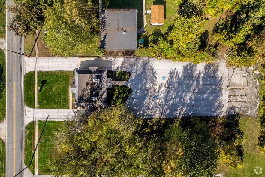 More Photos Of 1903 Hubbard Rd, Madison Office For Sale