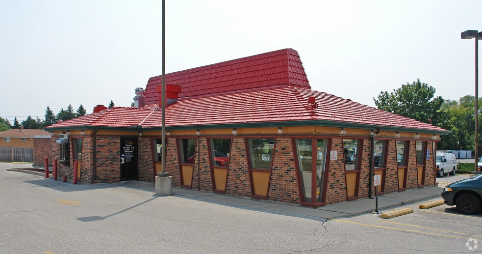More Photos Of W156N8420 Pilgrim Rd, Menomonee Falls Fast Food For Sale