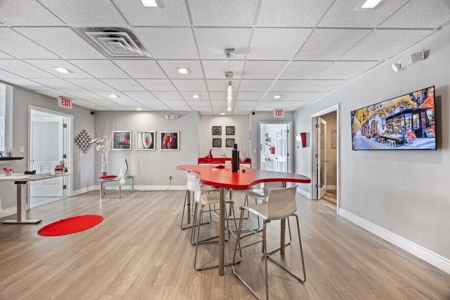 More Photos Of 8255 Wickham Rd, Melbourne Office For Lease