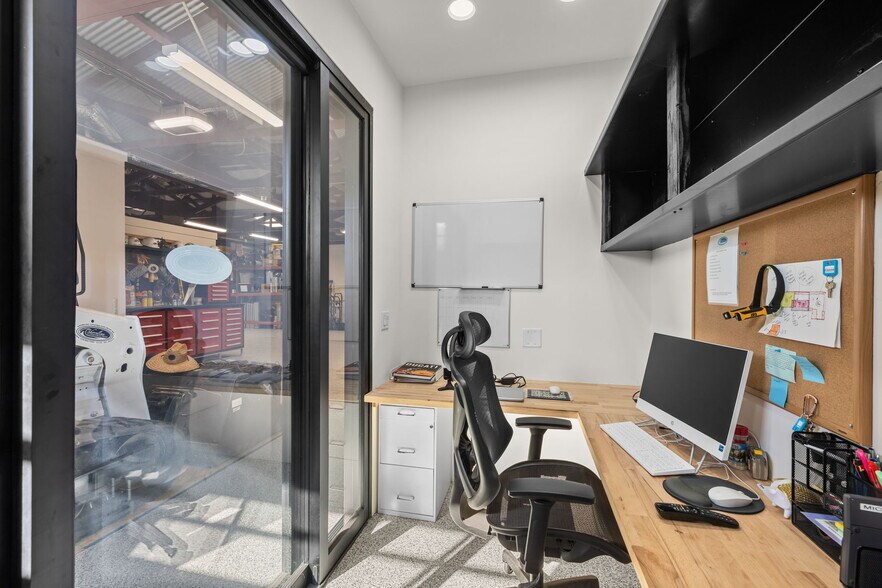 More Photos Of 133 Sunnyway Dr, Ventura Warehouse For Lease