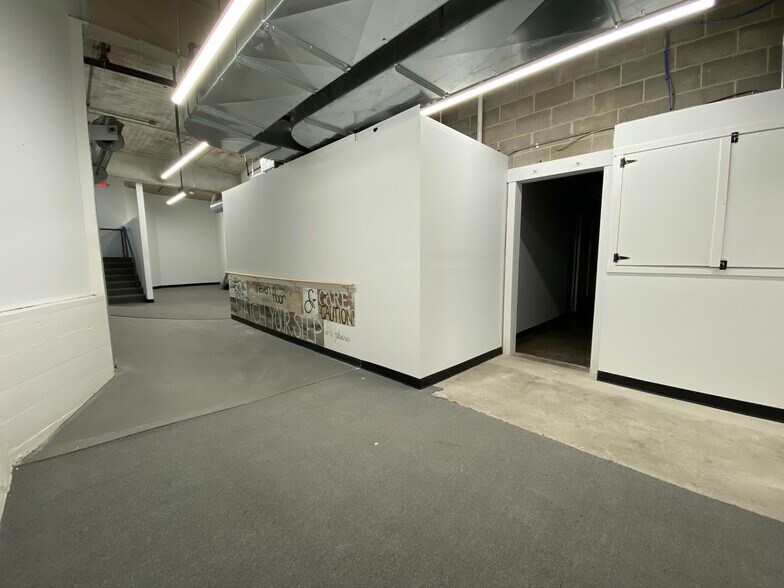 More Photos Of 615 S Front St, Mankato Storefront Retail Office For Lease