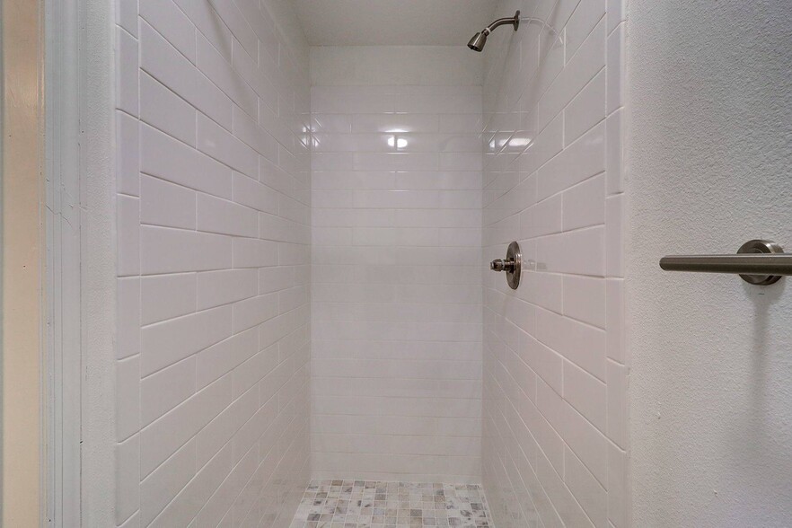 More Photos Of 7011 San Ramon Pl, Tampa Apartments For Sale