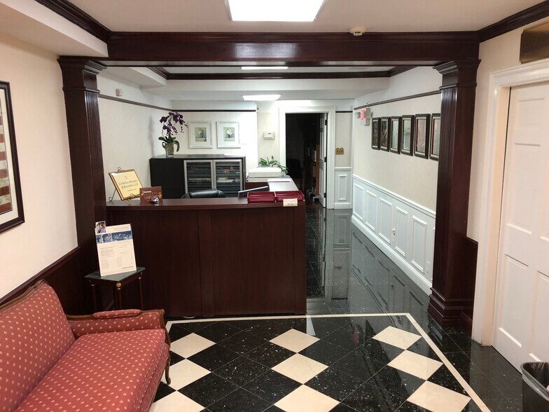 More Photos Of 1461 Franklin Ave, Garden City Office For Lease