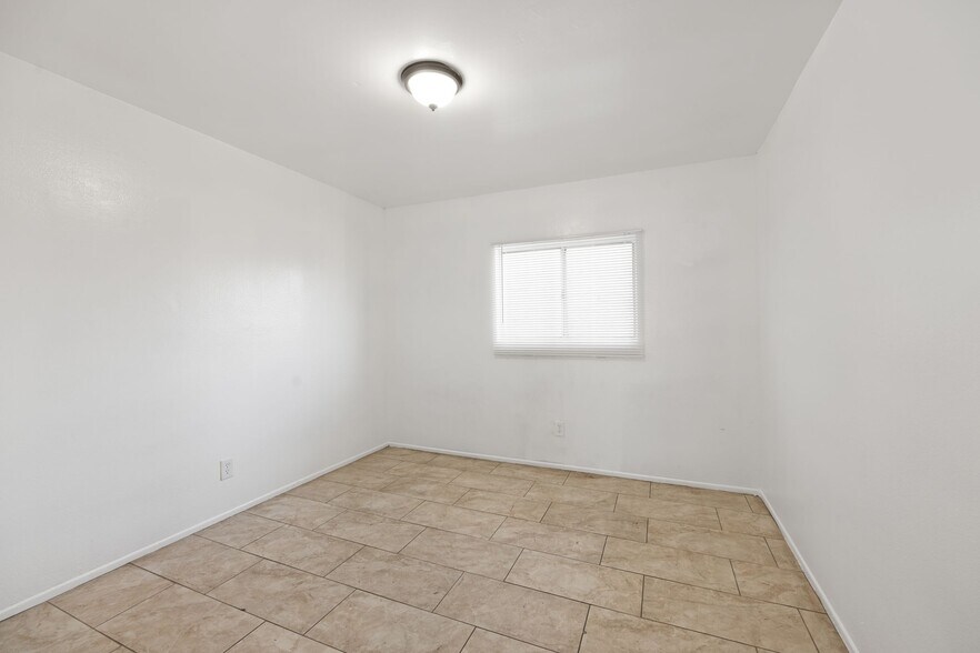 More Photos Of 8925 Broadway, Los Angeles Apartments For Sale