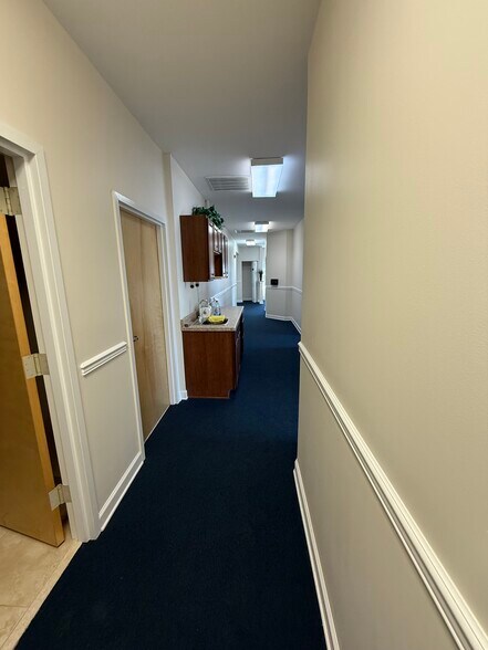 More Photos Of 23077 Three Notch Rd, California Office For Sale