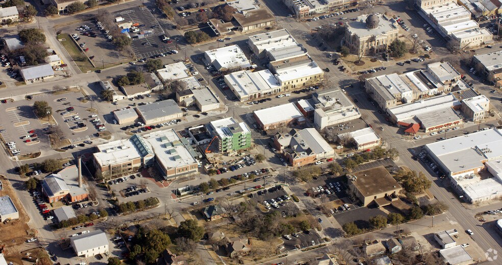 More Photos Of 810 S Rock St, Georgetown Apartments For Lease