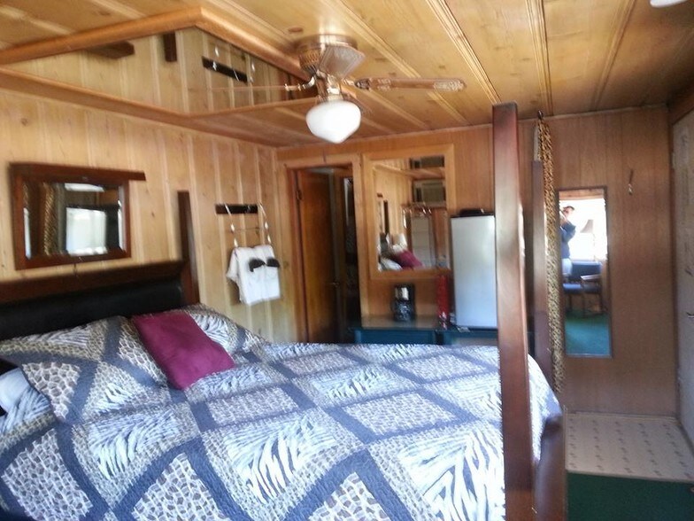 More Photos Of 103 Beach Blvd, Rockaway Beach Hotel For Sale