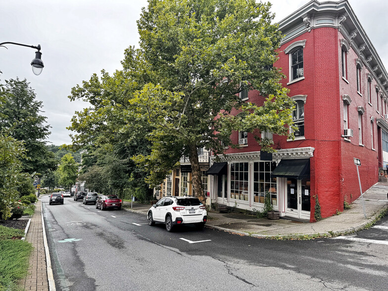 Primary Photo Of 63 Broadway, Kingston Storefront Retail Residential For Lease