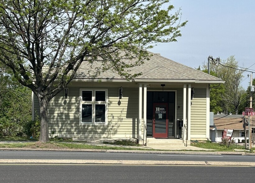 More Photos Of 1920 Old York Rd, Abington Office For Sale
