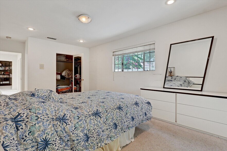 More Photos Of 4623 Hayvenhurst Ave, Encino Apartments For Sale
