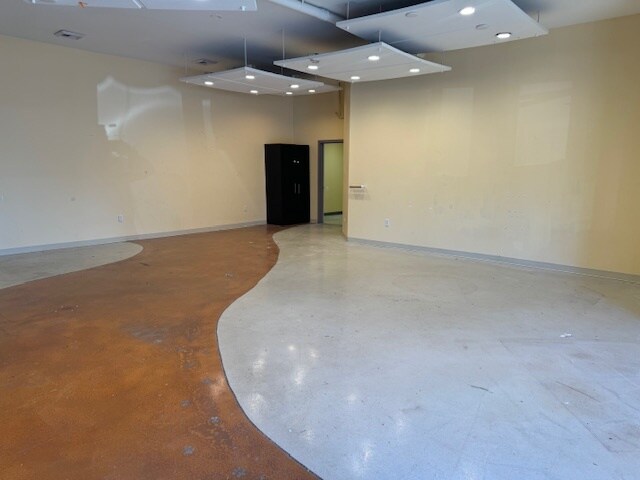 More Photos Of 3320 W McGraw St, Seattle Storefront Retail Office For Lease
