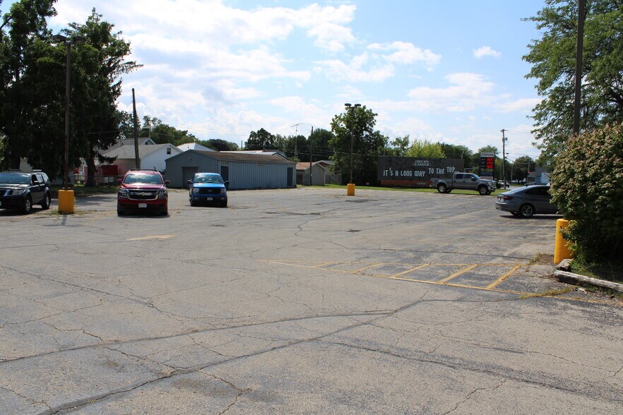 More Photos Of 254 Winnebago Dr, Fond Du Lac Office For Sale
