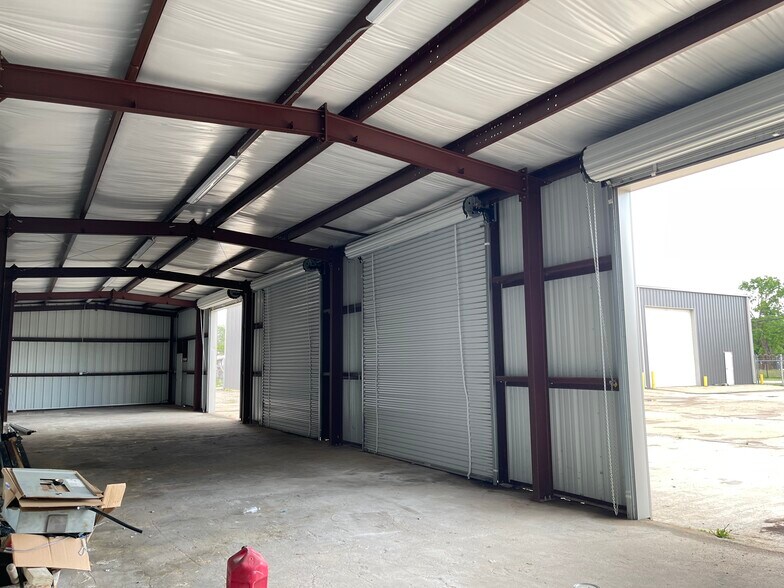 More Photos Of 1222 Frankie St, Houston Warehouse For Lease