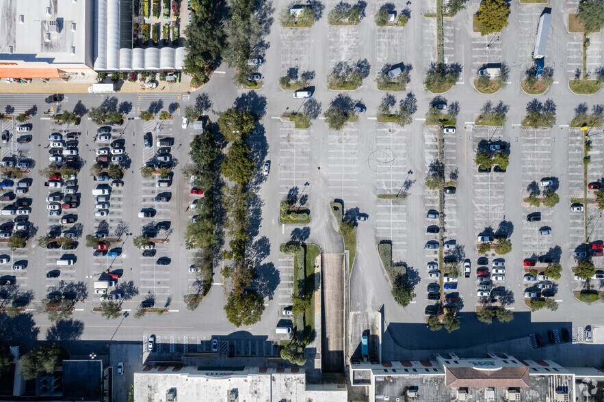 More Photos Of 1205-1425 NE 163rd St, North Miami Beach General Retail For Lease