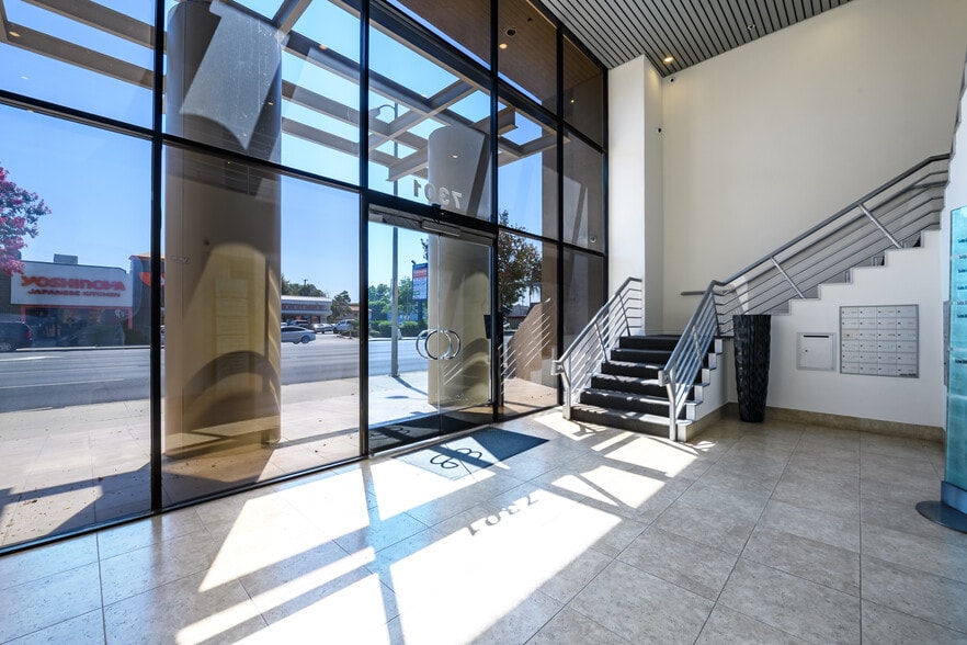 More Photos Of 7301 Topanga Canyon Blvd, Canoga Park Office For Lease