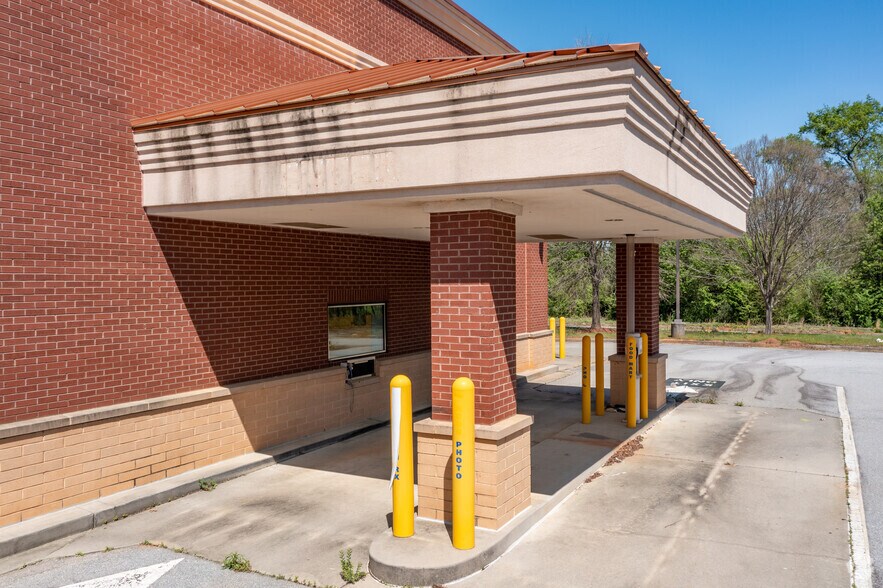 More Photos Of 1770 Eatonton Rd, Madison Drugstore For Lease