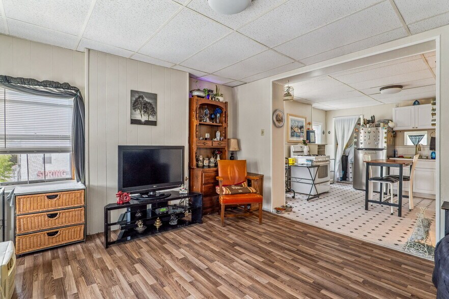 More Photos Of 462-470 2nd Ave, Troy Storefront Retail Residential For Sale